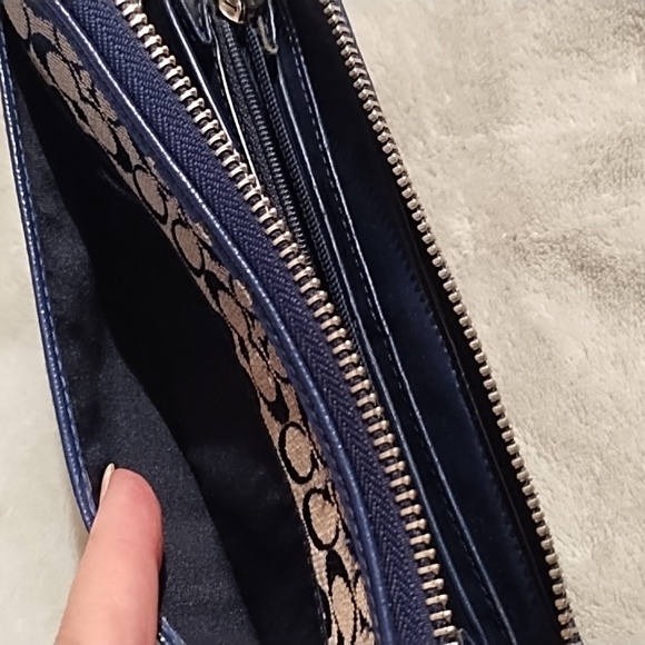 Coach long Wallet - Picture 5 of 8